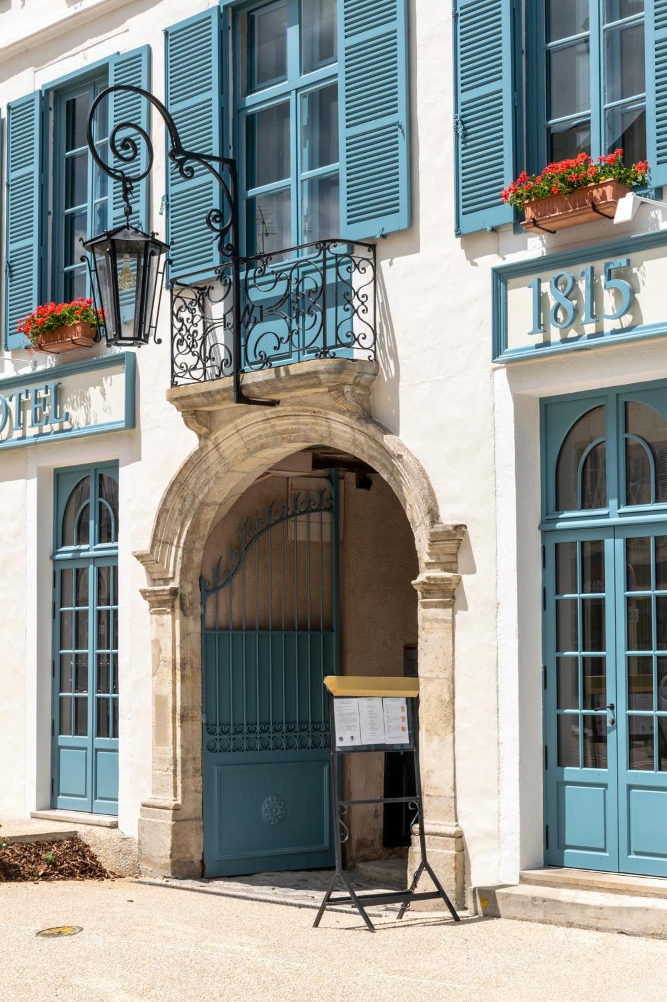 Hotel De La Poste Avallon Extérieur photo
